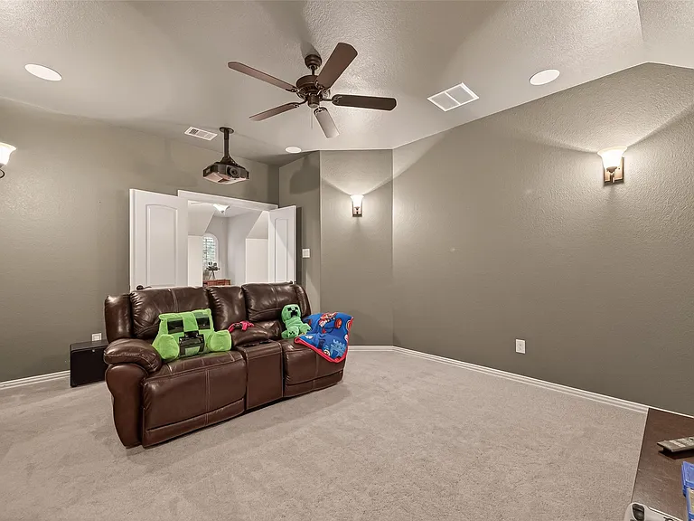 3835 Dortmund Dr — Photo 32