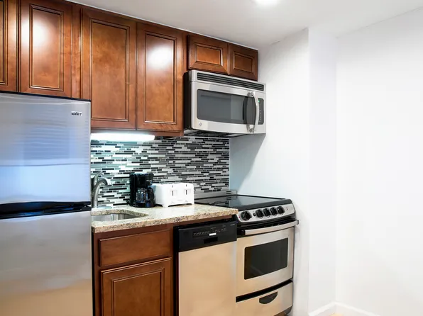 150 W 51st St APT 1628, New York, NY 10019