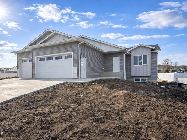 1005 Chippewa Ave NE, Mandan, ND 58554