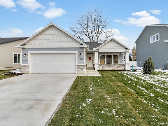 Finished home photos are representational images only. See sales agent for details.