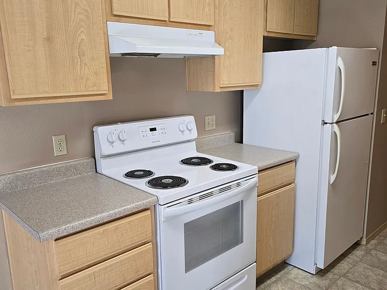 Parkside Apartments — Photo 32