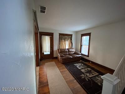 3rd image of 55 Terrace Ave