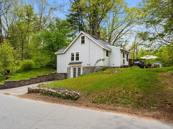 40 Lake Dr, South Hamilton, MA 01982