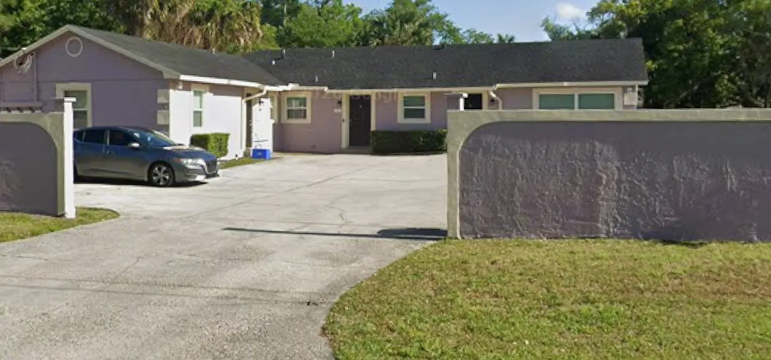 Charming 2BR/1BA Unit in Sanford $1,350/mo — Photo 1