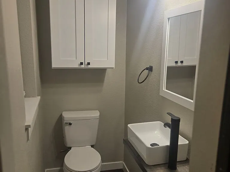 707 NW 4th Ave #303 — Photo 8