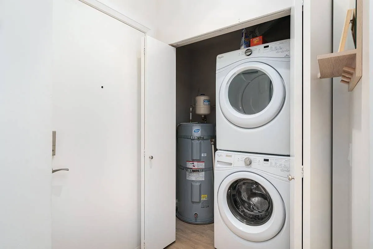 1 bed, 610 sqft, $2,400 — Photo 4