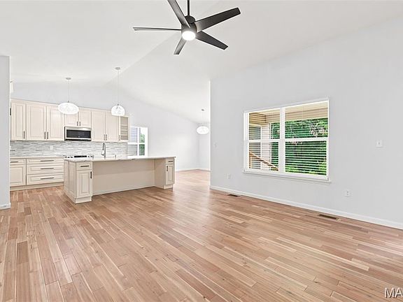3rd image of 1108 Timber Creek Ln
