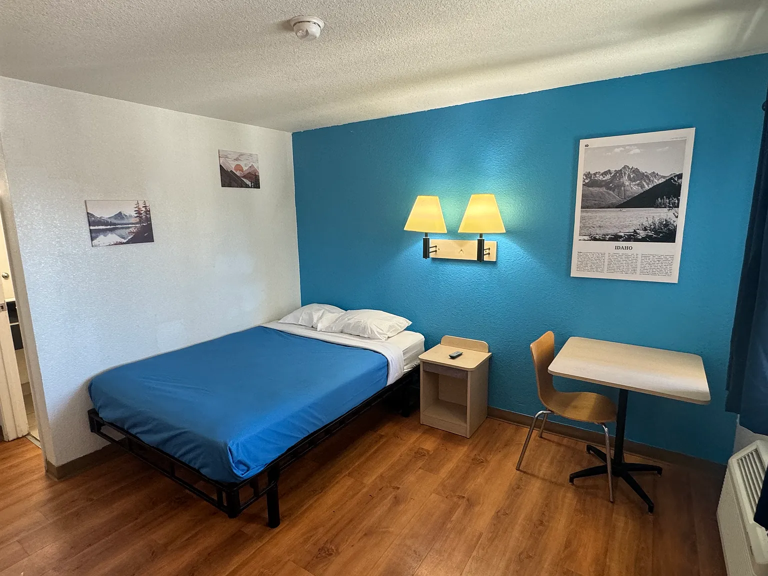 1 bed, 450 sqft, $899 — Photo 2