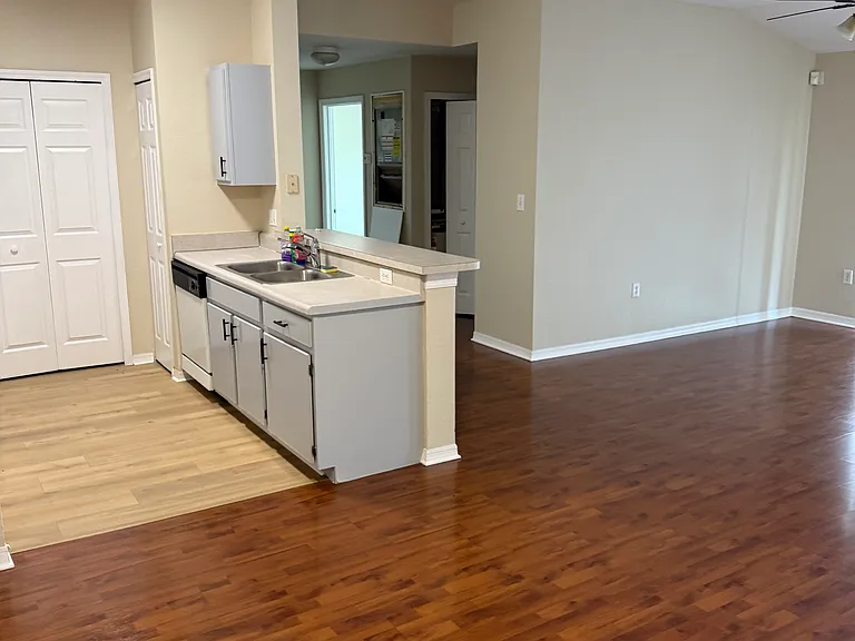 5475 Vineland Rd #8313 — Photo 45
