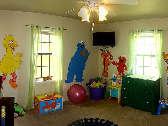 4th image of 309 E Emerald Ave