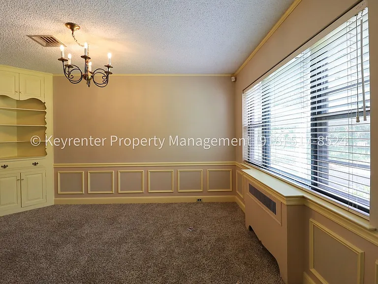 1426 E 32nd Pl — Photo 15
