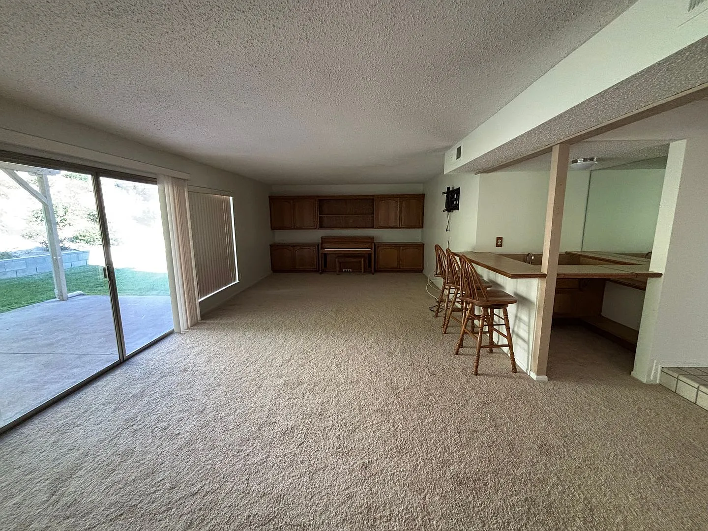 5 Bedroom Home for Rent in Valencia. — Photo 4