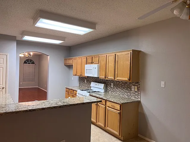 12783 Honey Locust Cir — Photo 4