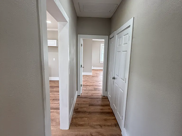 622 Pink Apartment Rd — Photo 8