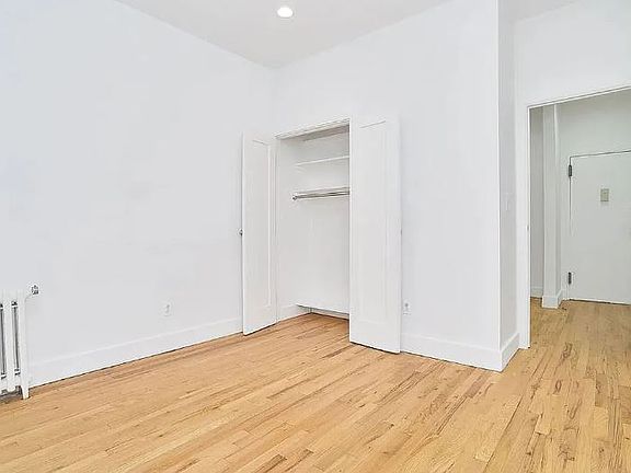 5th image of 229 E 53rd St APT 2W