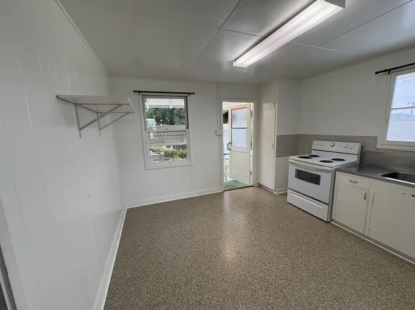 2022 Leiloke Dr, Honolulu, HI 96822