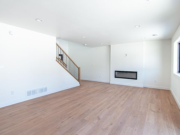 4th image of 3724 27th St S