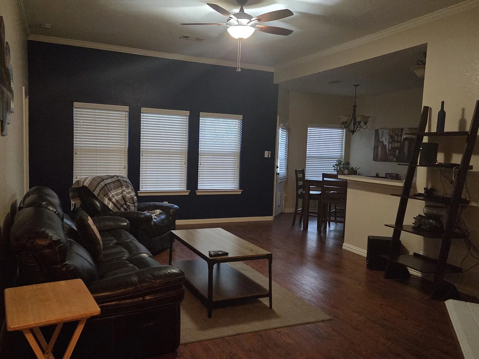 3 bed, 1347 sqft, $2,200 — Photo 2