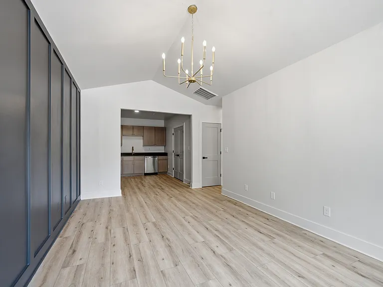 320 Shoal Creek Rd #102 — Photo 11