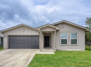 1602 Sunset St, Seguin, TX 78155