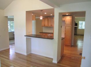 16 Evergreen Rd, Putnam Valley, NY 10579