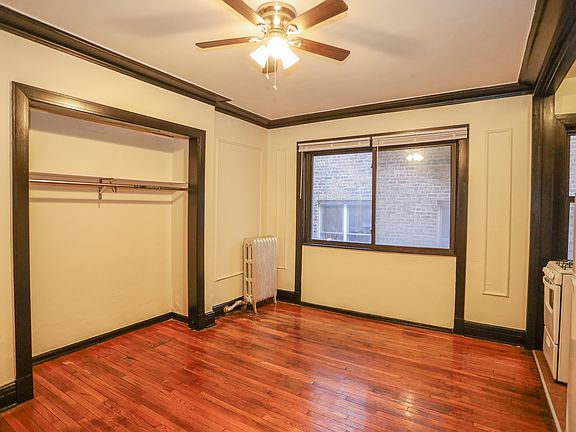 2nd image of 4554 N Malden St APT 304