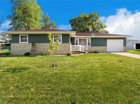 27 Buchanan Ct, Charleston, IL 61920