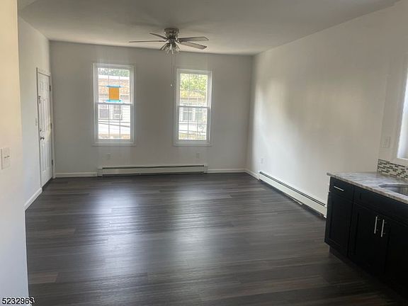 3rd image of 109 Berkshire Pl Floor 2