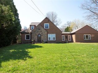 1902 Crystal Dr, Akron, OH 44312