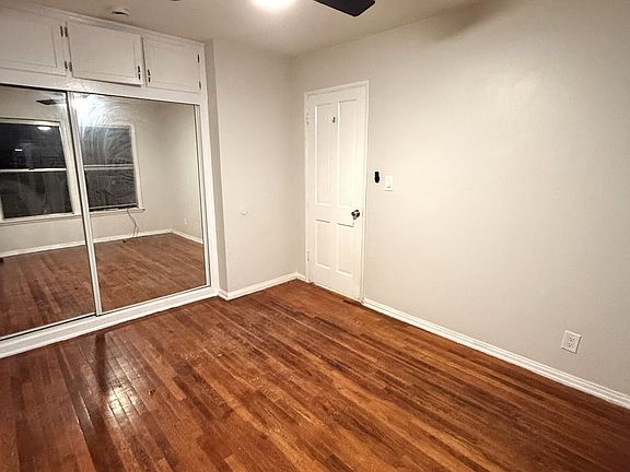 4th image of 10617 Oxnard St APT 6