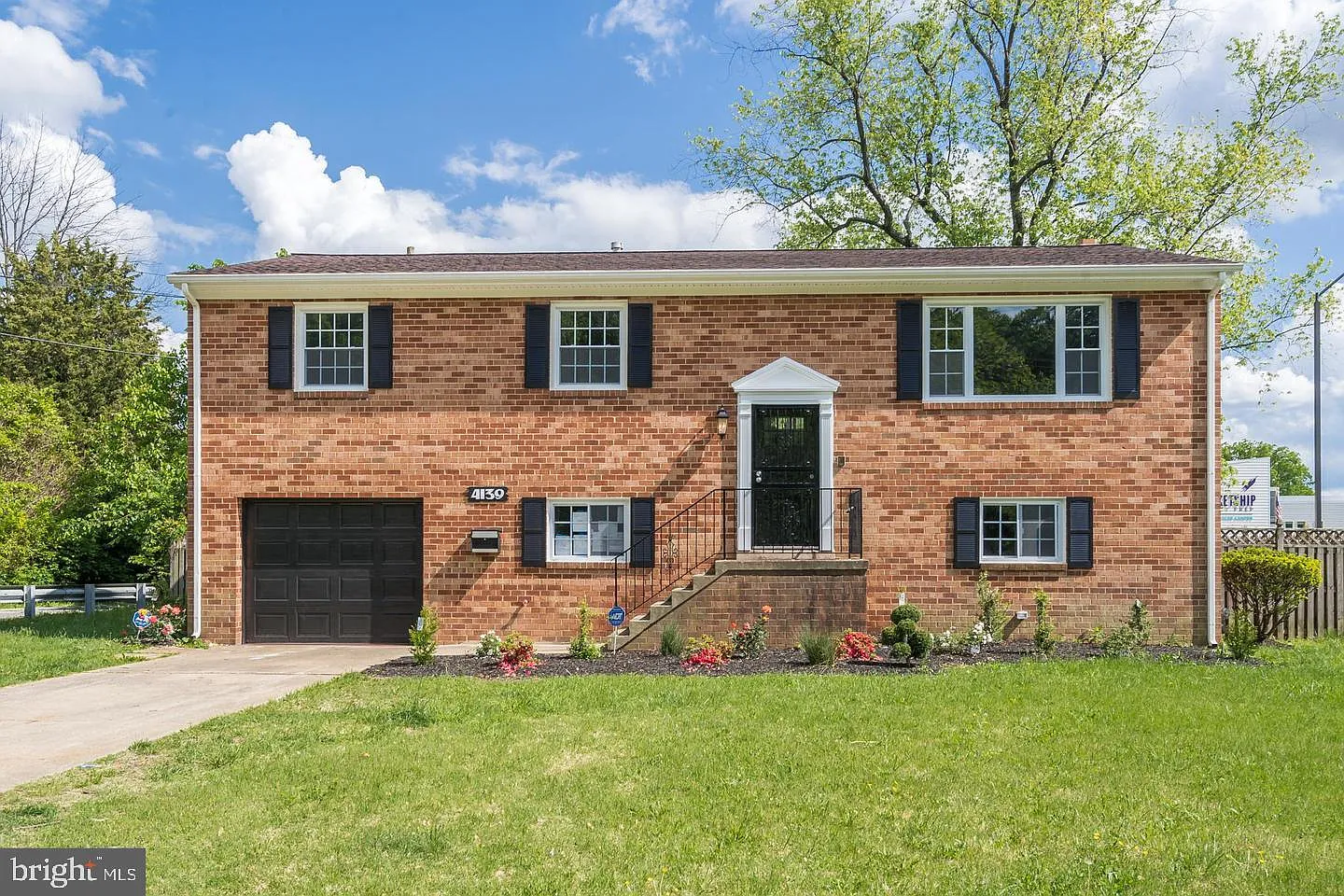 5 bed, 3.0 bath, 1981 sqft, $4,500 — Photo 1