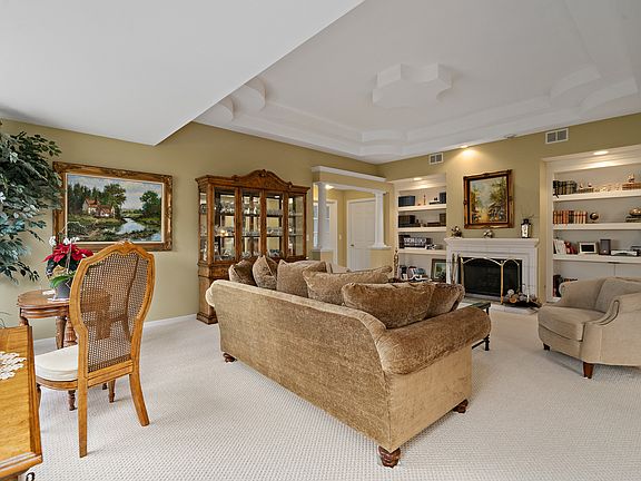 4th image of 2602 Medinah Ct