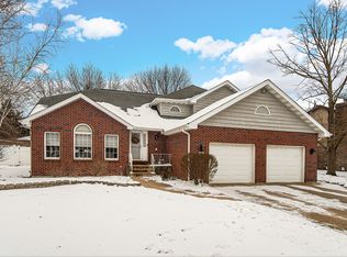 18 Honey Ln, New Lenox, IL 60451