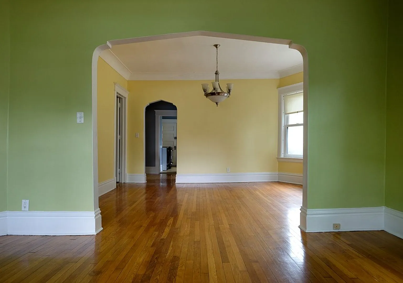 Jager 913 Ashland — Photo 4