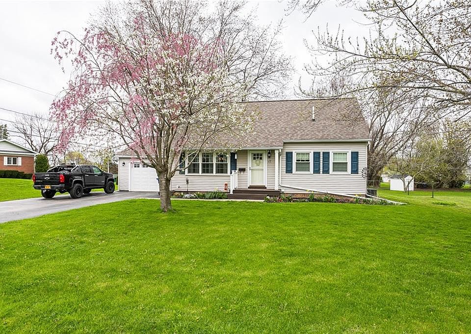 1st image of 17 Meadowbrook Dr