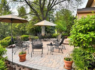 1145 Great Oaks Blvd, Rochester, MI 48307