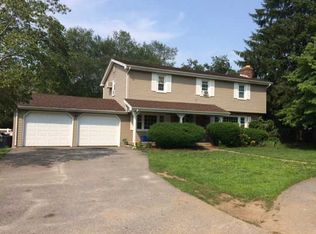 85 High St, Ashaway, RI 02804