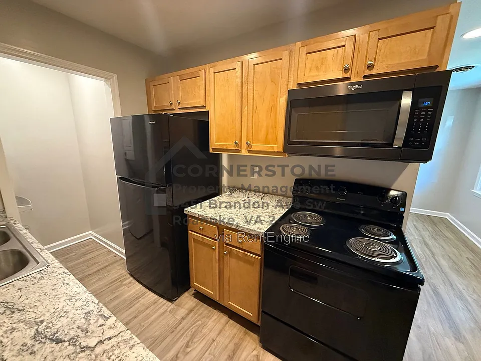 2232 Plantation Rd NE