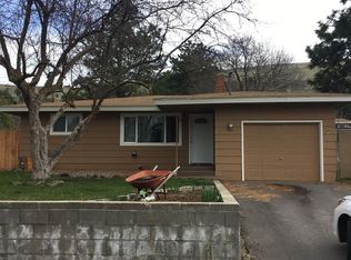 1815 Carlson Dr, Klamath Falls, OR 97603