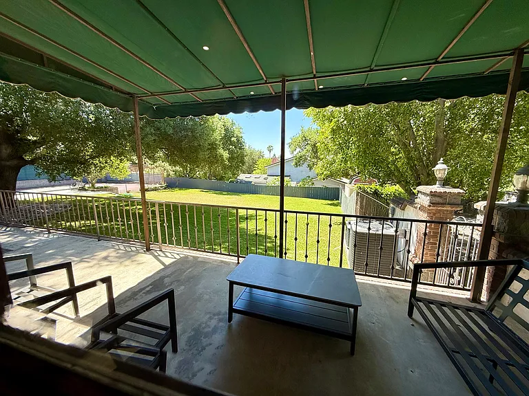 533 E Sierra Madre Ave — Photo 18