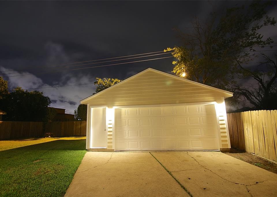 1st image of 8650 Connaught Garden Dr