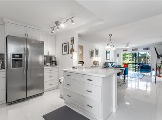 811 S Hollybrook Dr APT 301, Pembroke Pines, FL 33025