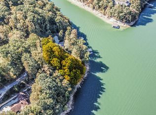 319 S Shorewood Ln, Caryville, TN 37714
