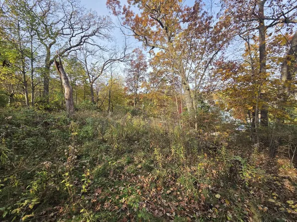 30335 BEACHVIEW LANE, Waterford, WI 53185