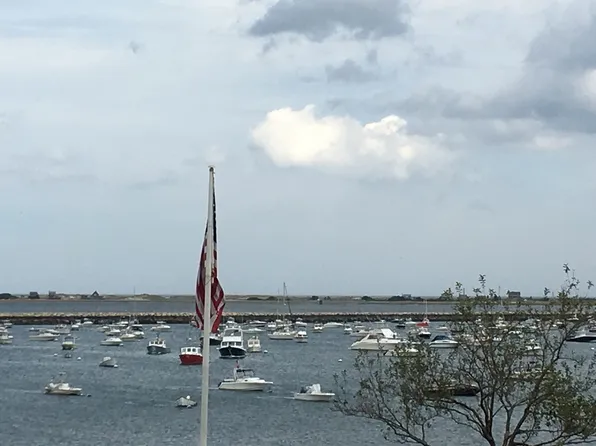 24 Chilton St APT 2, Plymouth, MA 02360