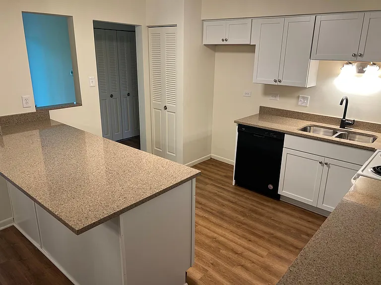 7502 Farmingdale Dr #204 — Photo 10