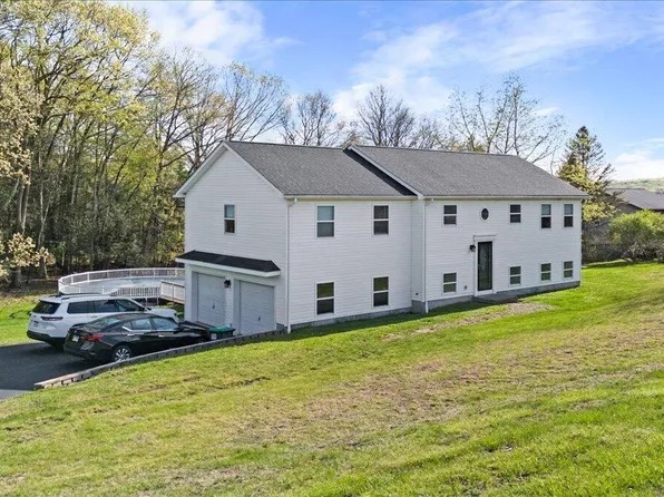 2755 Rising Hill Dr, Saylorsburg, PA 18353