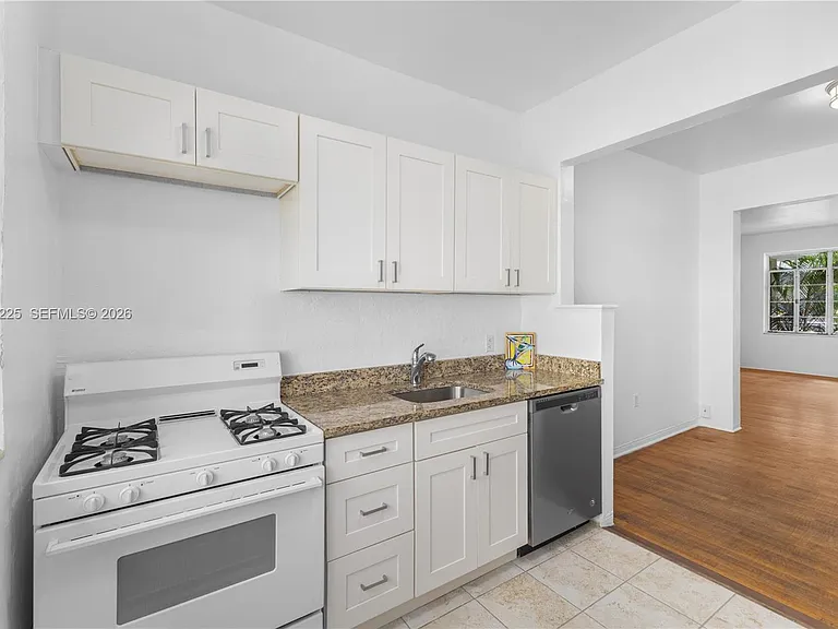 817 Lenox Ave #6 — Photo 7