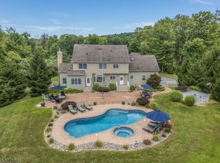 4 Douglas Ter, Annandale, NJ 08801