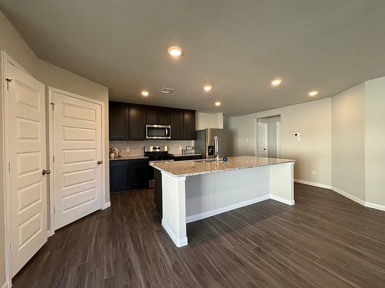 4922 Luke Mathew Dr — Photo 8